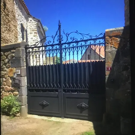 De La Sagne Holiday home *